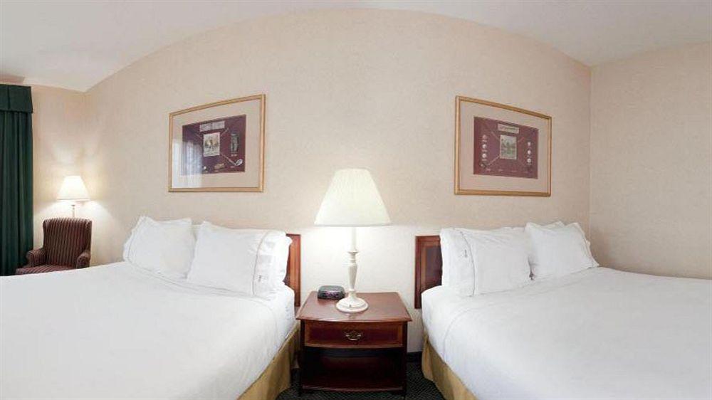 Holiday Inn Express Kilmarnock Exteriér fotografie